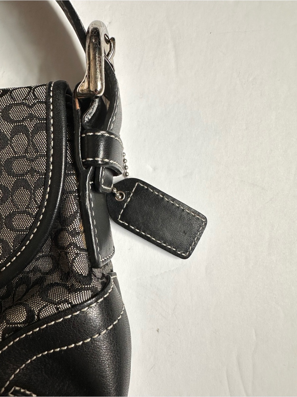 Coach Vintage Y2K Soho Gray and Black Signature Shoulder Bag - Picture 15 of 16